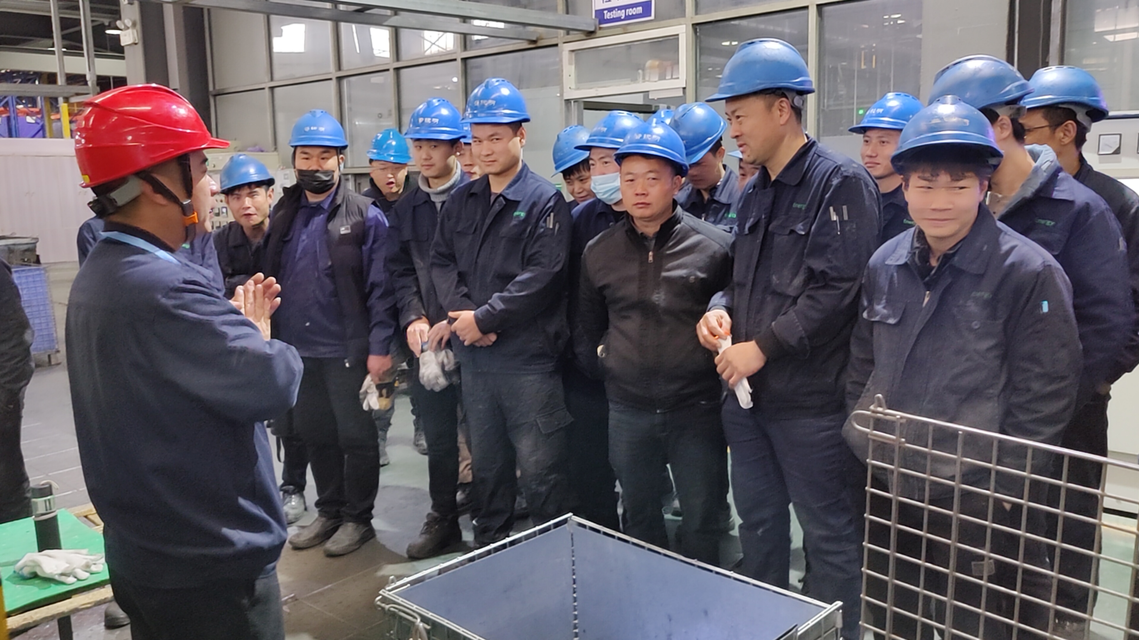 内部培训 | 设备部成功组织压铸机点检培训