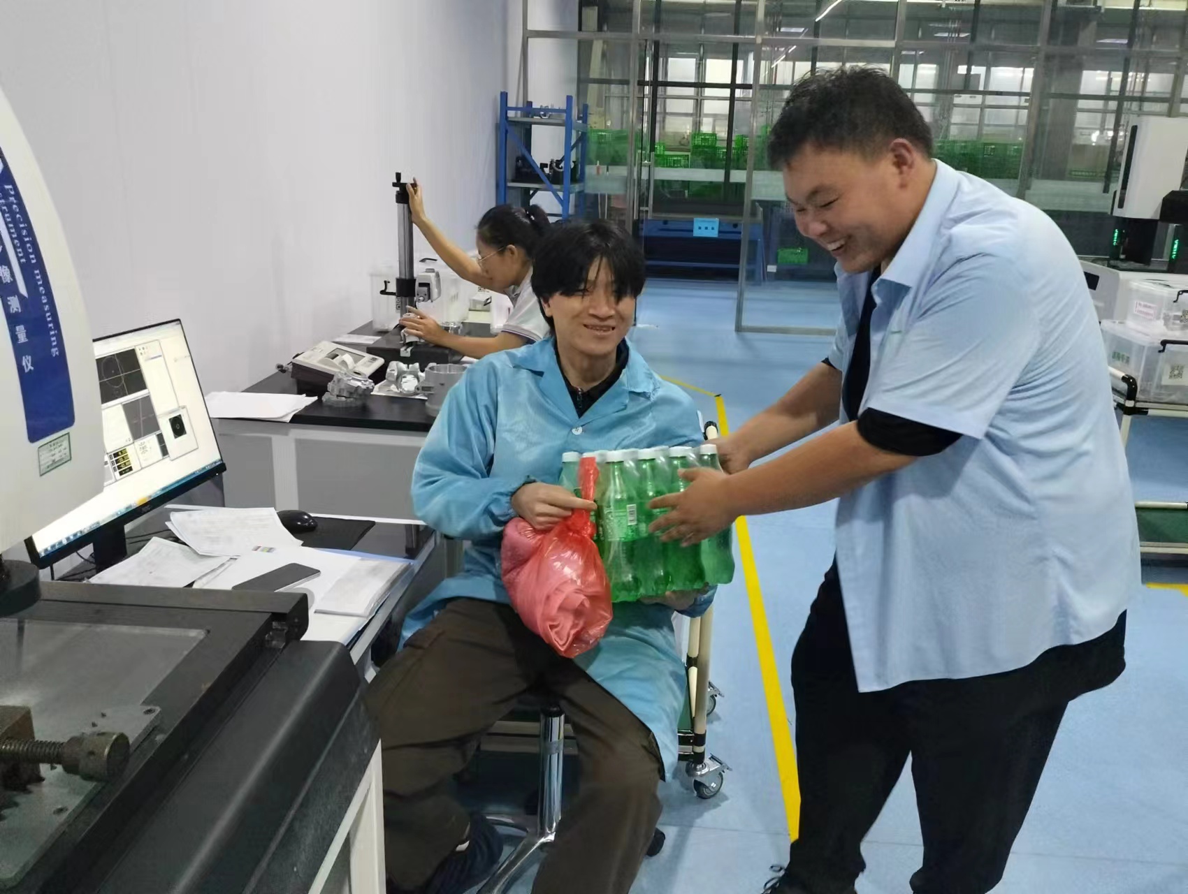【夏日送清凉，关爱在一线】安纳杰集团为在岗员工送上夏日福利